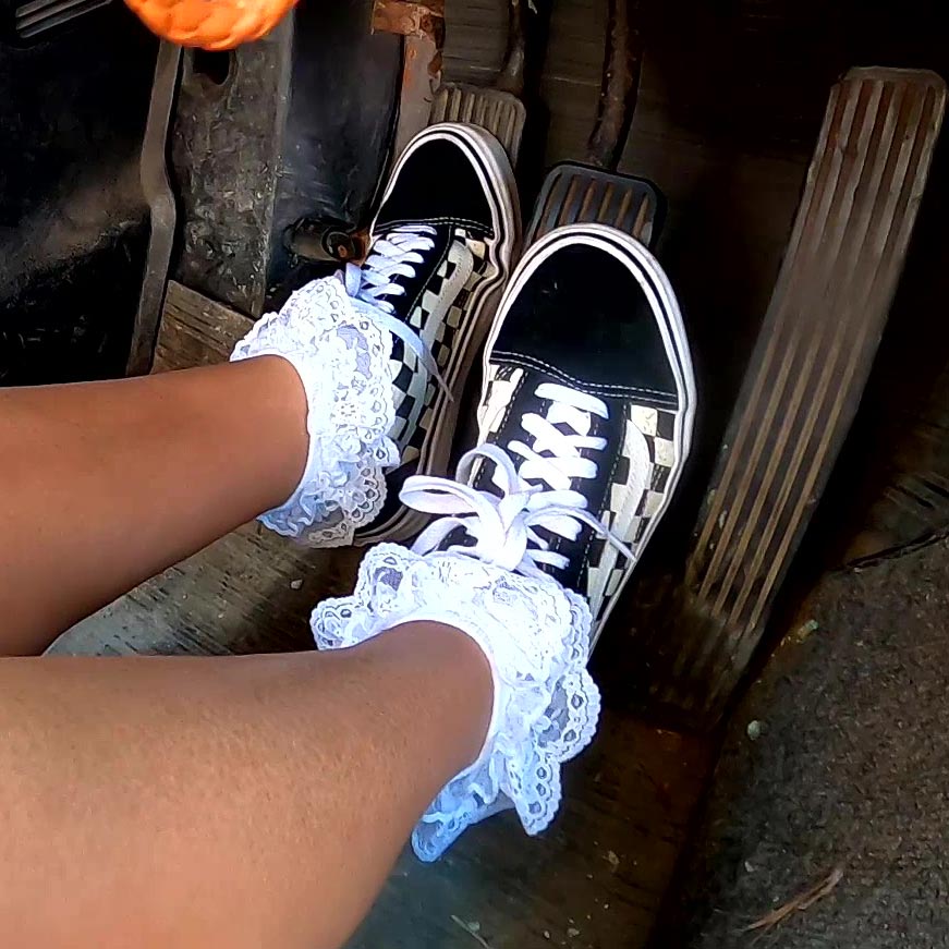 PTP1307 – Jane Domino Takes You for a Drive & Stalls a Lot in ‘Old Skool’ Vans Sneakers – Custom 1307