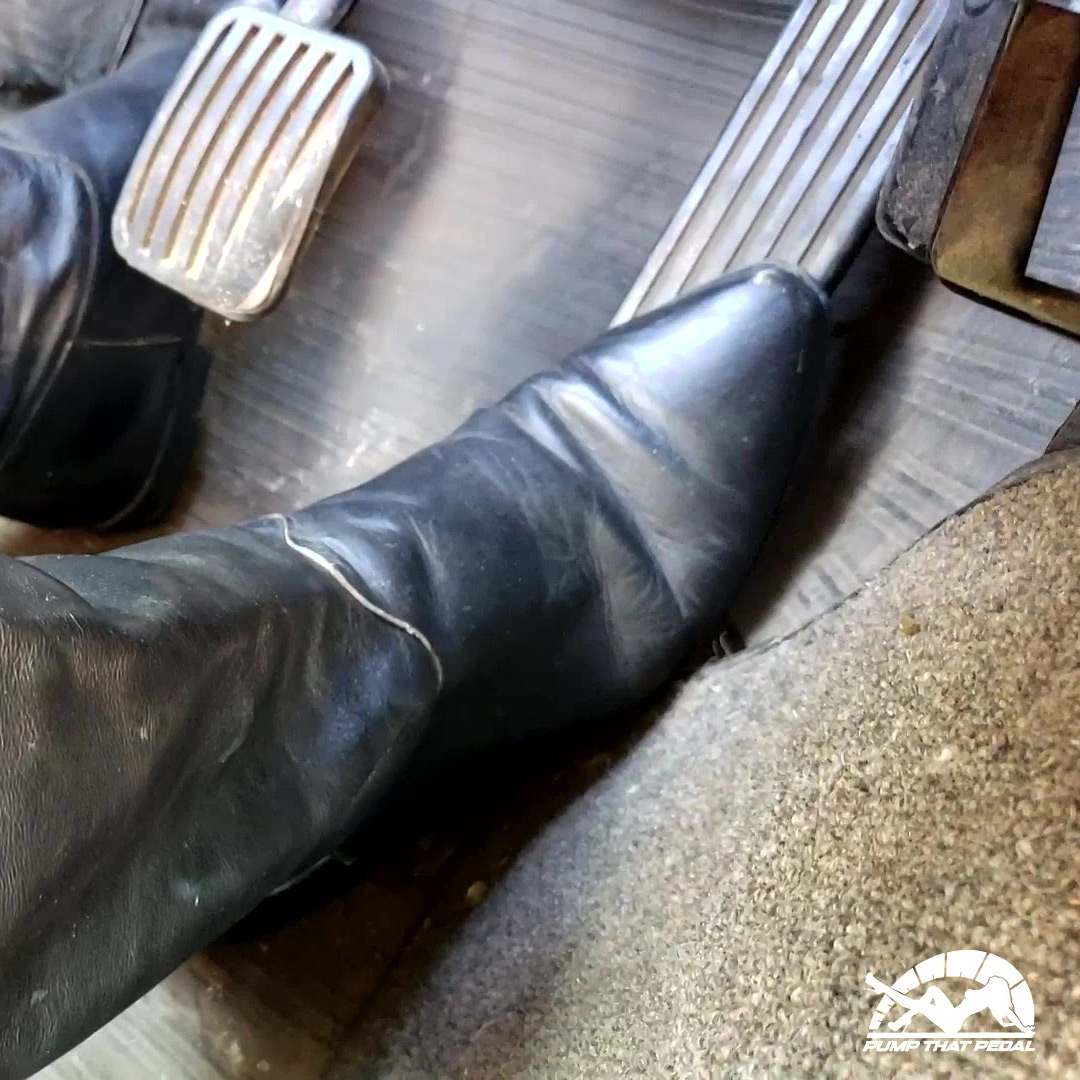 PTP1321 – Jane’s Old Volvo Stalls & She’s Broke Down in Shiny Leggings & Leather Riding Boots – Custom 1321