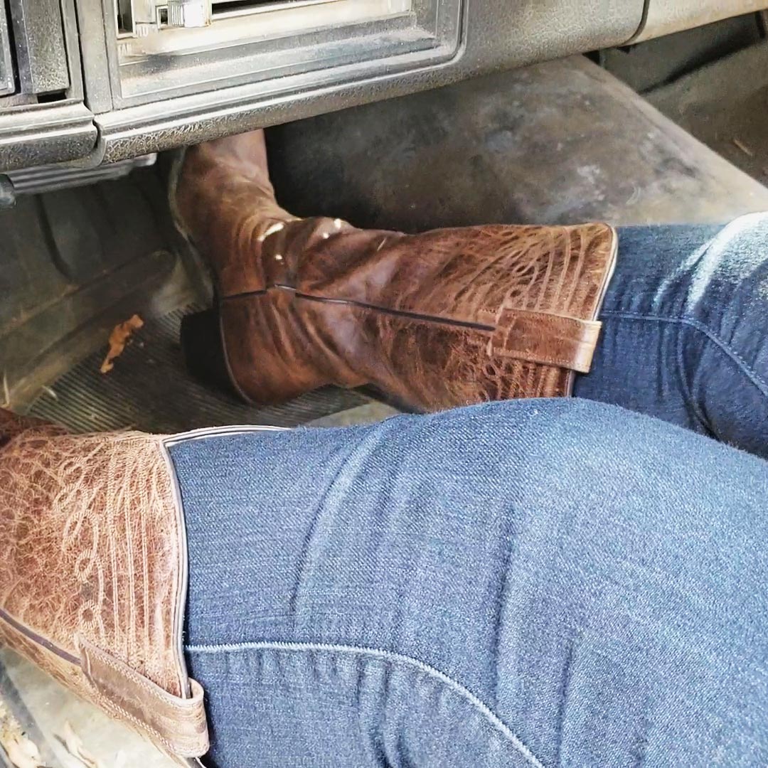 Scarlet Cranking the Z28 Yellow Top & Brown Cowgirl Boots, 1 of 2