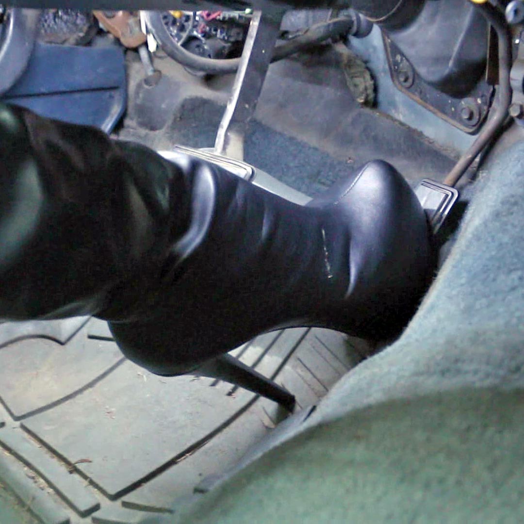 Dirty Diana Teases You Flooding the Monte Carlo in OTK Boots & Long Leather Gloves